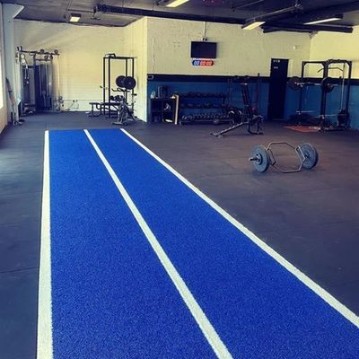 15mm Fitness Flooring Gym Τεχνητό γρασίδι για γυμναστήριο Καφέ μέγεθος 3/16 ιντσών ανθεκτικό