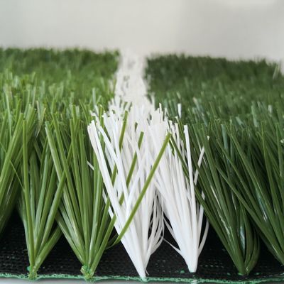 50mm ύψος Ποδοσφαιρικό πεδίο Τεχνητό γκαζόν με πιστοποίηση SGS ανταγωνιστικό